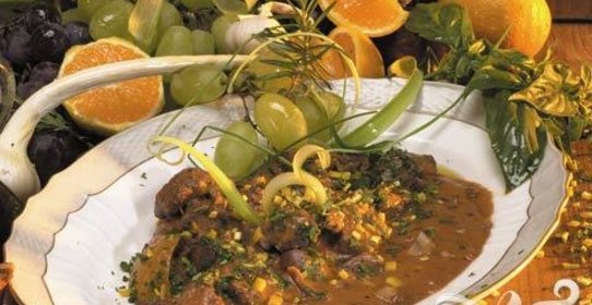 Оленина в апельсиновом соусе