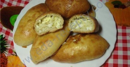 Сдобные дрожжевые пирожки в духовке