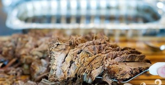 Запеченная говяжья грудинка