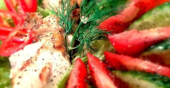 Грудка цыпленка на гриле.