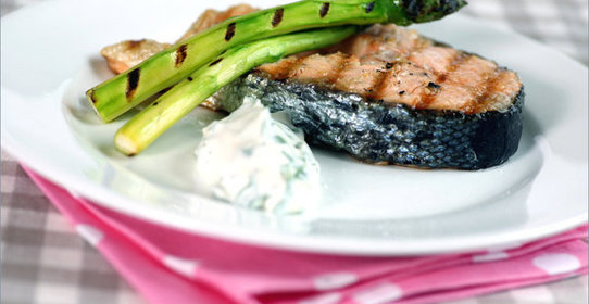 Норвежская семга-гриль со спаржей