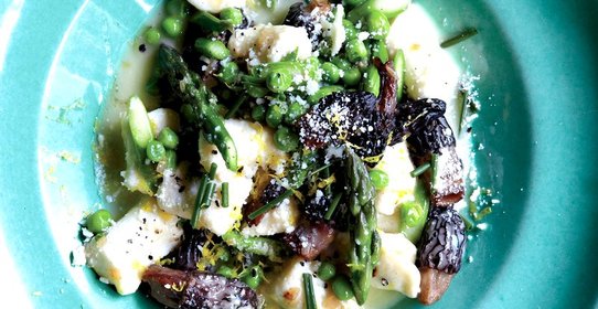 Ньокки со сморчками в соусе из голубого сыра