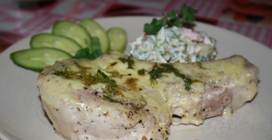 Свиная котлета на косточке под сыром