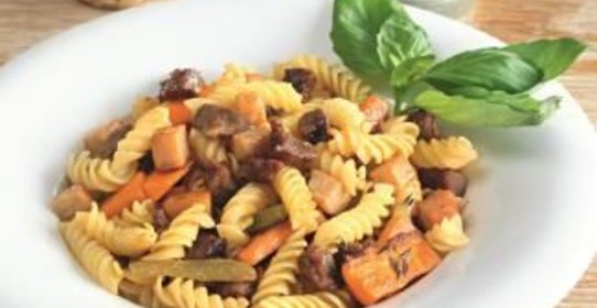 Фузилли с бараниной и сельдереем