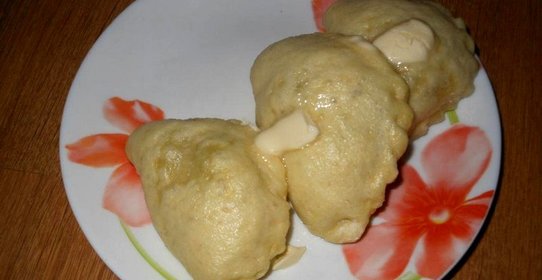 Творожные вареники с вишней