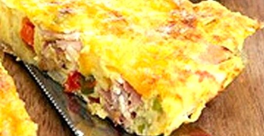 Багровый омлет с тремя видами колбас и шпинатом