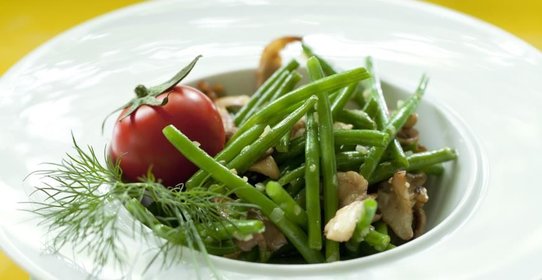 Зеленая фасоль с вешенками