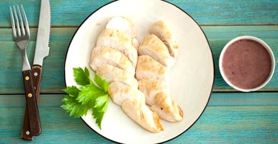 Куриные грудки с соусом из фасоли