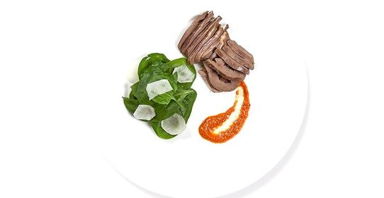 Конфит из бараньих сердец со шпинатом и топинамбуром