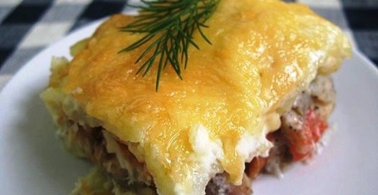 Рыба с картофелем, запеченные под майонезом