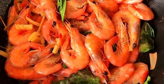 Жареные креветки по‑тайски