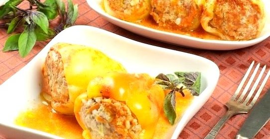 Запеченные перцы с фаршем