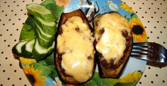 Фарш с баклажанами и помидорами