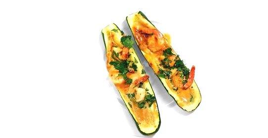 Цукини с пастой мисо и креветками