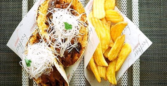 Начос с китайской уткой