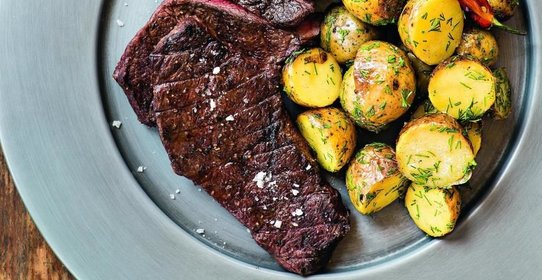 Денвер-стейк на углях