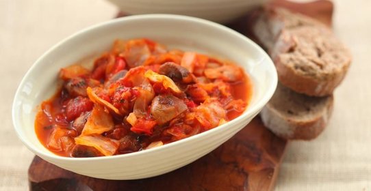 Капуста с грибами и помидорами