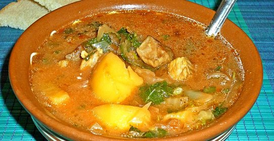 Красный борщ с крапивой