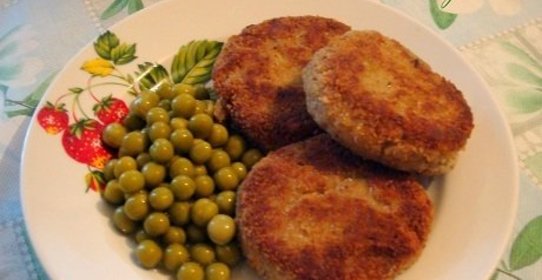 Рыбные котлеты из консервов