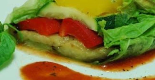 Горячая овощная закуска в средиземноморском стиле