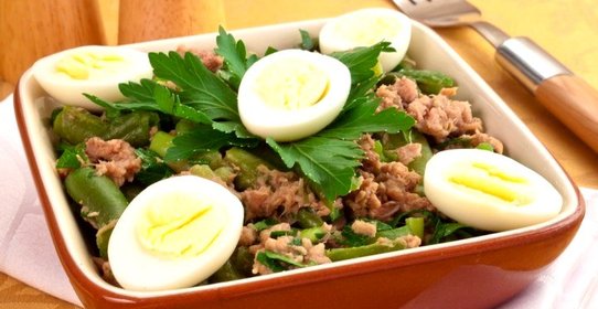 Салат с тунцом и стручковой фасолью