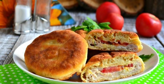 Лепешки с куриным фаршем и брынзой