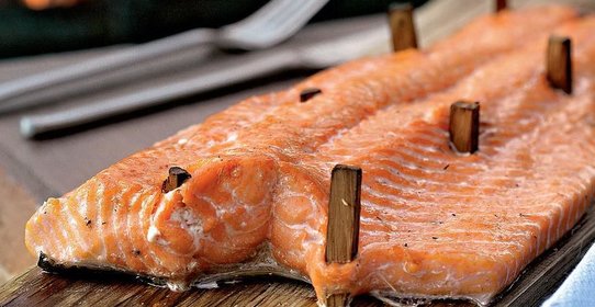 Копченая рыба в смеси специй бахарат