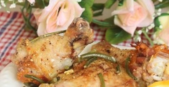 Запеченные куриные окорочка с апельсином и чесночными стрелками