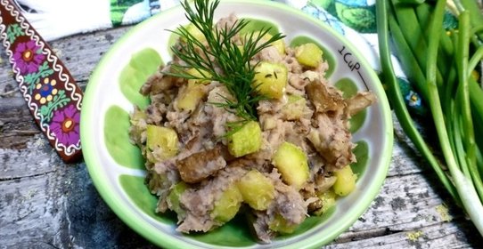 Фасолевый дип с кабачками и вешенками