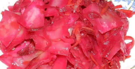 Капуста со свеклой маринованная