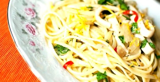 Спагетти с кальмарами