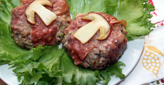 Гамбургер с белыми грибами