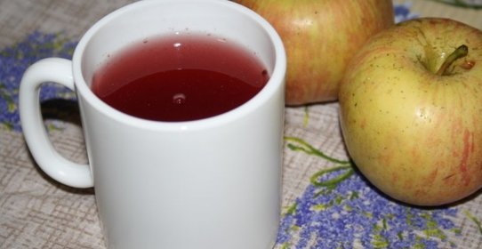 Ароматный компот с унаби, курагой и ягодами