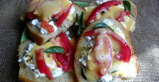 Гренки а-ля Капрезе