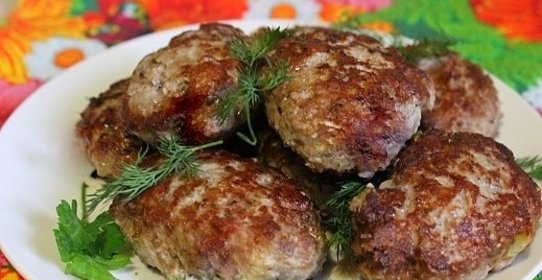 Мясные котлеты с шампиньонами и гречневыми хлопьями