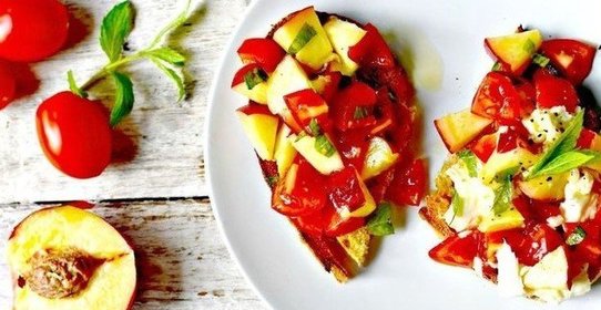 Фруктово-овощная брускетта