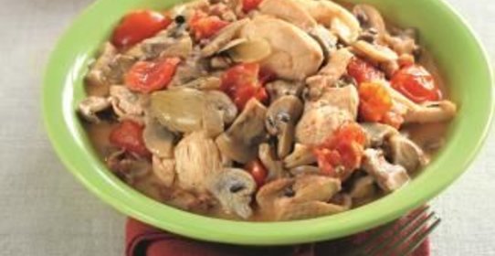 Цыпленок с шампиньонами и коньяком