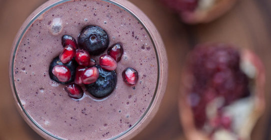 Черничный смузи с гранатом
