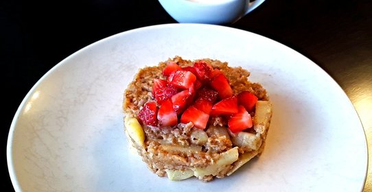 Запеченая овсянка с фруктами и орехами