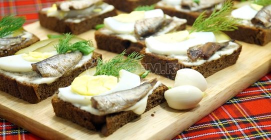 Сандвич с яичной пастой