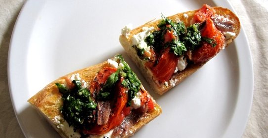 Гренки с анчоусами