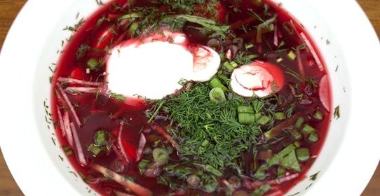 Свекольник с перепелиными яйцам