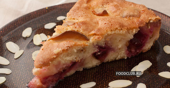 Пирог с яблоками и сливами