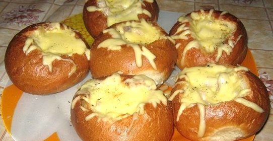 Жульен в булочке