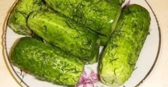 Малосольные хрустящие огурцы в пакете без рассола