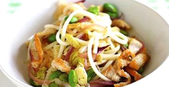 Курица с лапшой и соевыми бобами