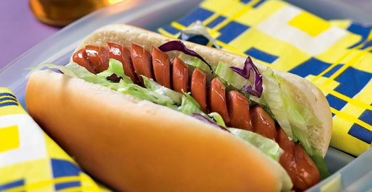 Булочка с сосиской