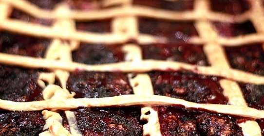 Черничный пирог на слоеном тесте