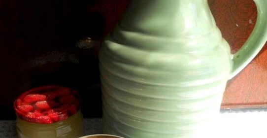 Компот из ревеня с медом