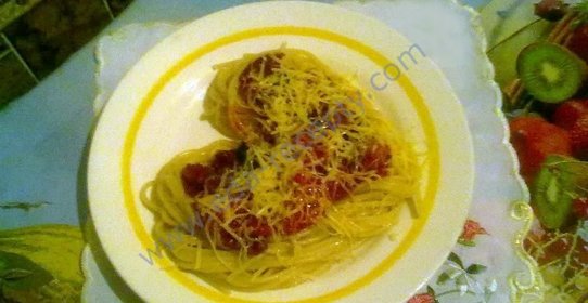 Спагетти с сыром помидорами и баклажанами